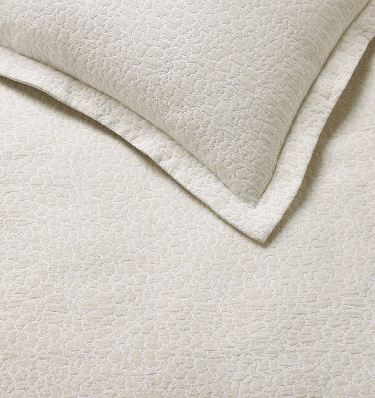 Aurelia Coverlet