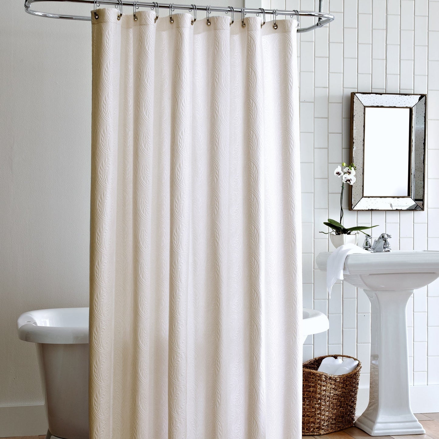 Vienna Matelassé Shower Curtain