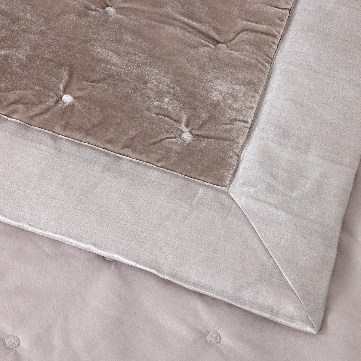 Cocon Coverlet
