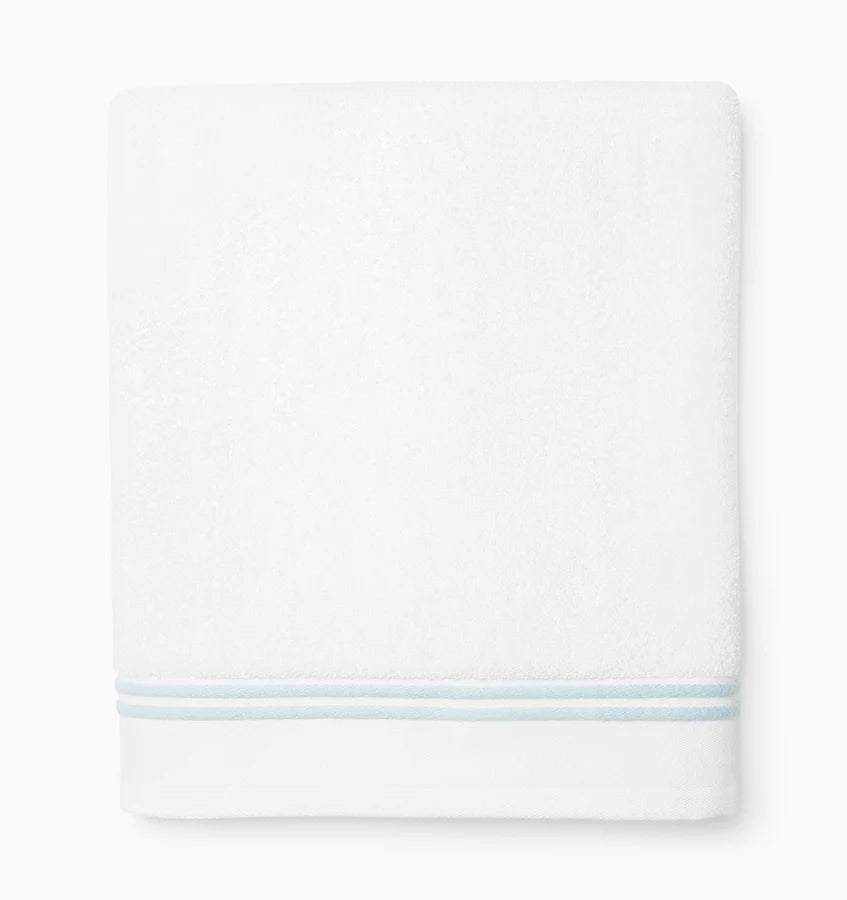 Aura Nuova Towel