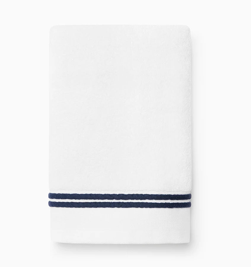 Aura Nuova Towel