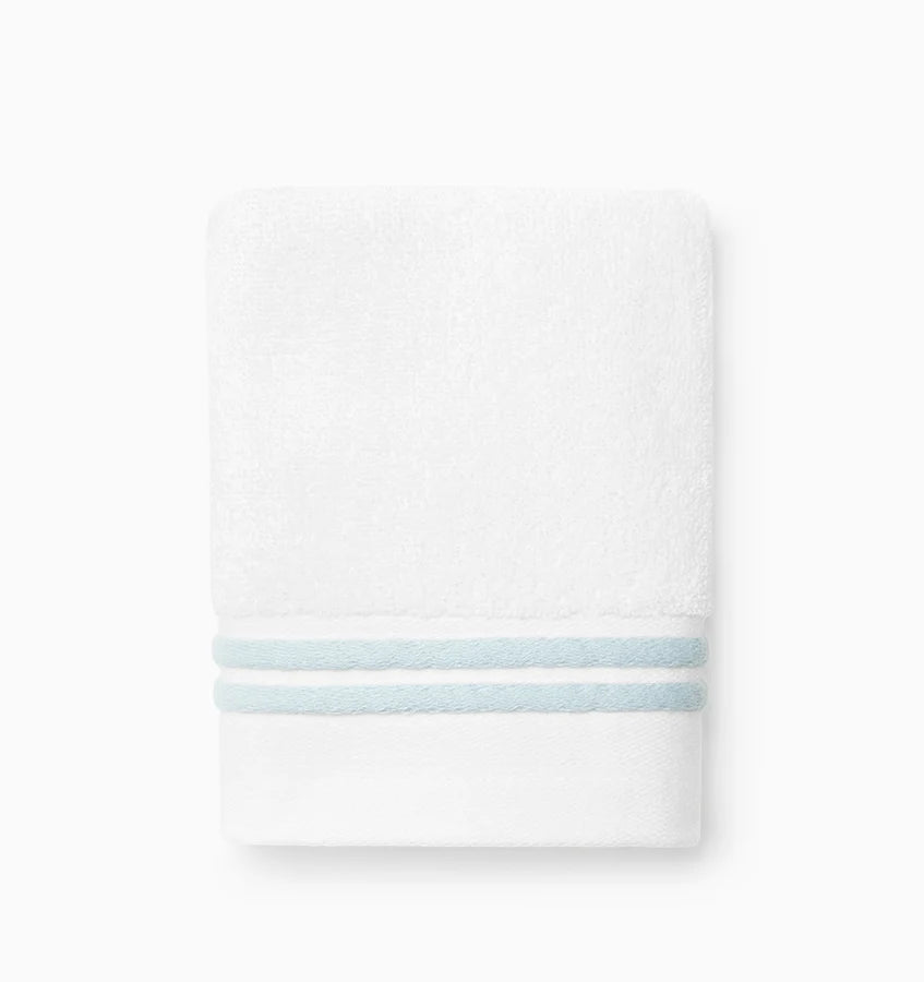Aura Nuova Towel
