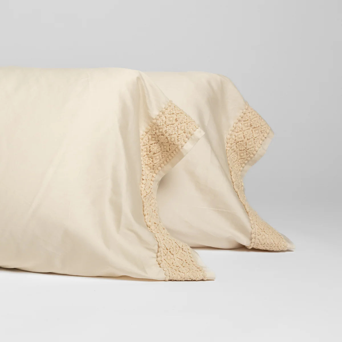 Bria Pillowcase With Novola Lace Band (Single)