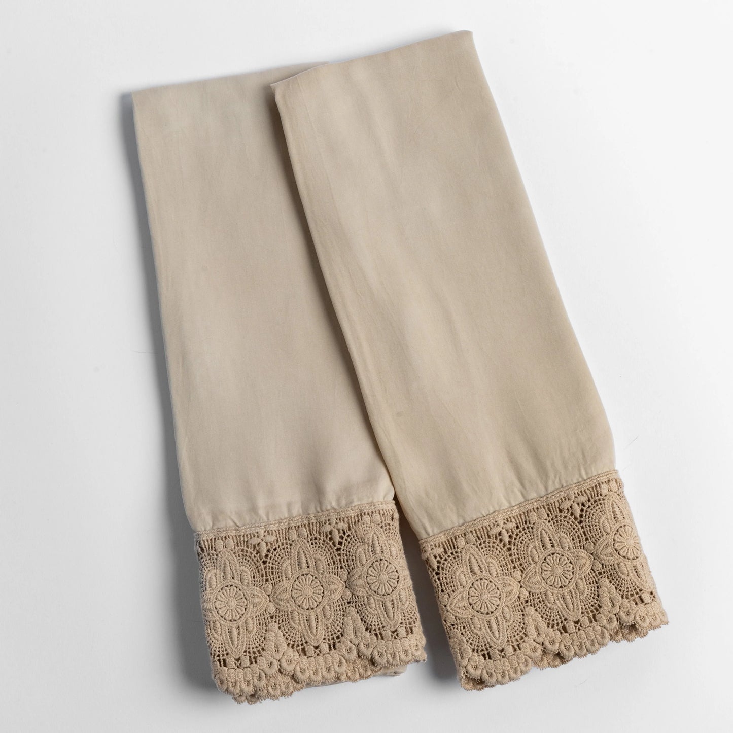 Madera Luxe Lace Pillowcase (Single)