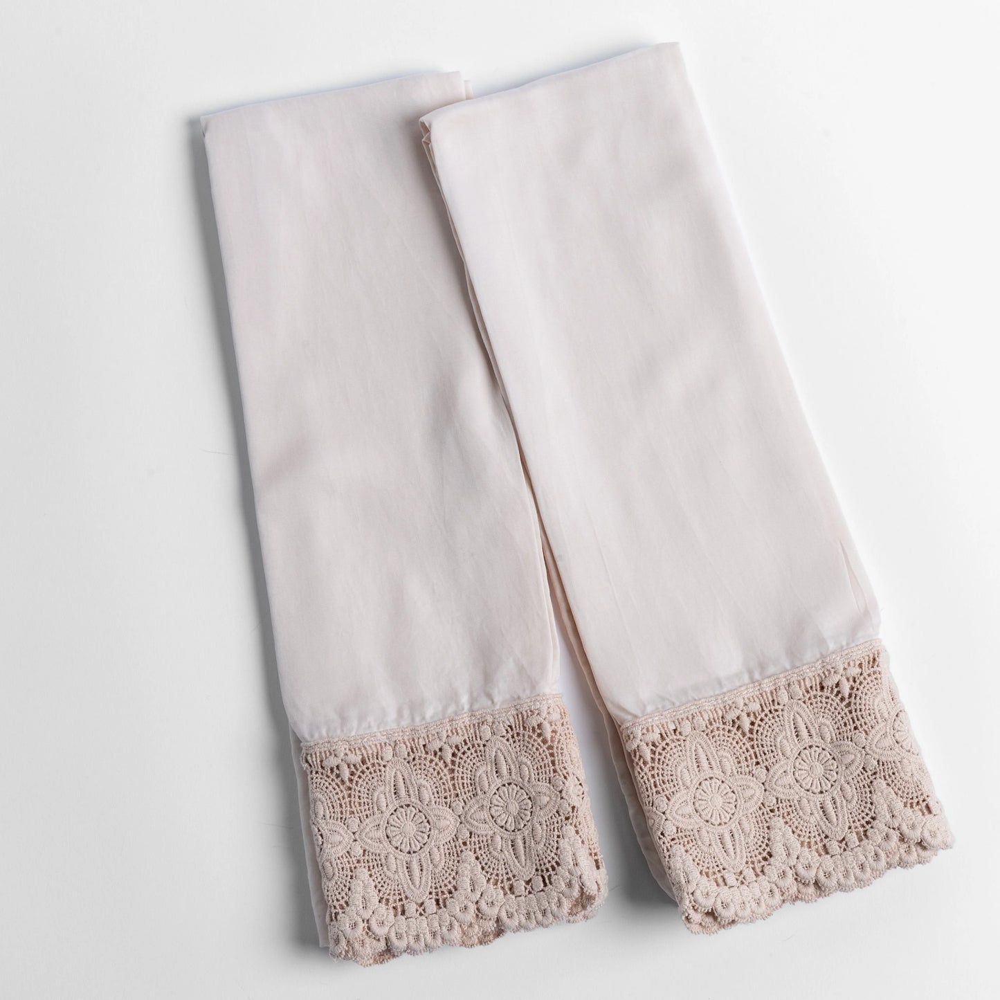 Madera Luxe Lace Pillowcase (Single)