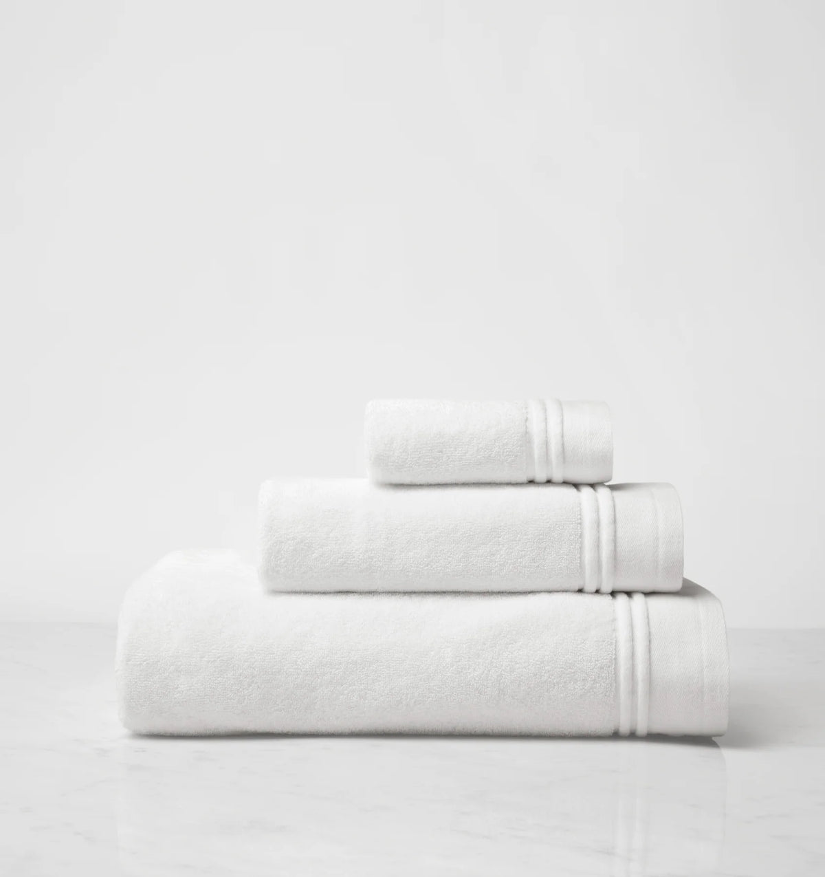 Aura Nuova Towel