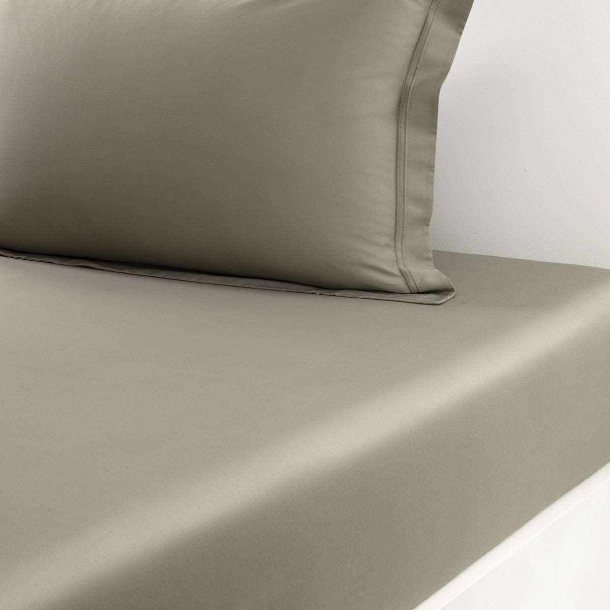 Triomphe Fitted Sheet